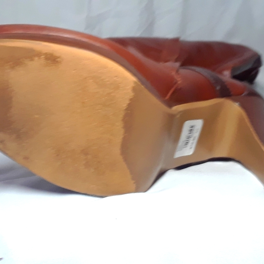 Shoes - Picture 3 of 8